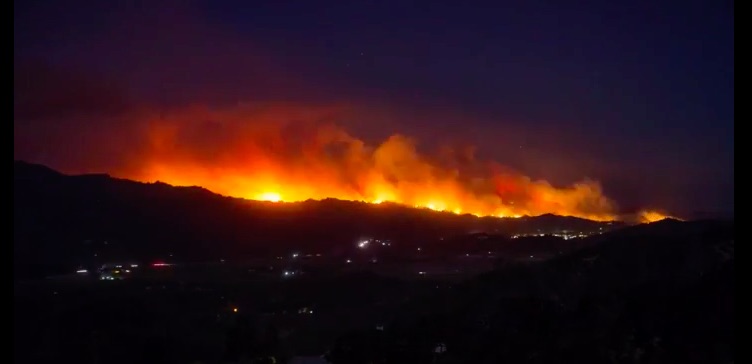 Image of the Tubbs fire overnight